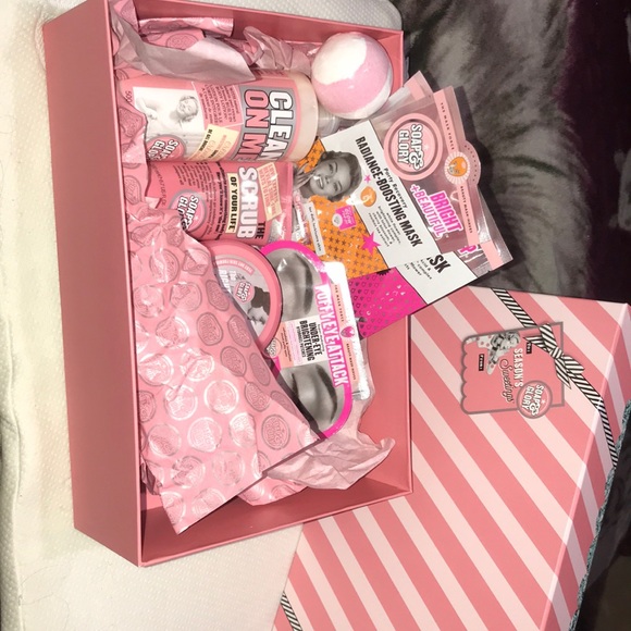 SOAP&GLORY BODY/SKINCARE GIFT SET!! - Picture 2 of 6